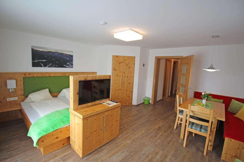 Gasthof Kaeferhube Murau Chambre photo